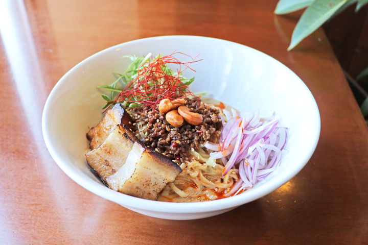 本気の汁なし担々麺 Furano Marche